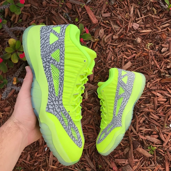 jordan 11 ie volt
